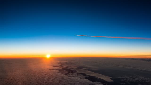 Boeing 787 at sunrise