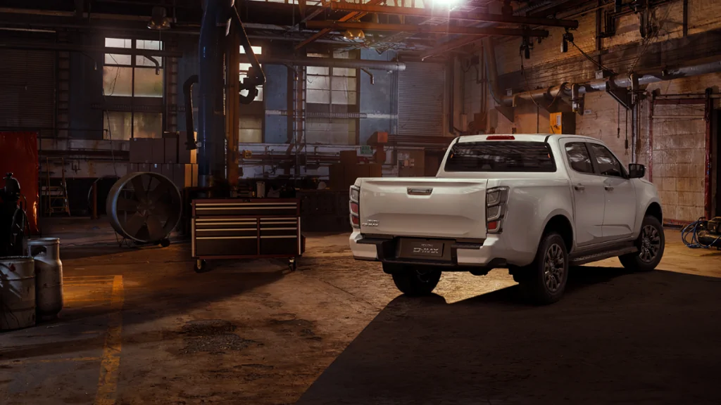 Isuzu D MAX Arkasi