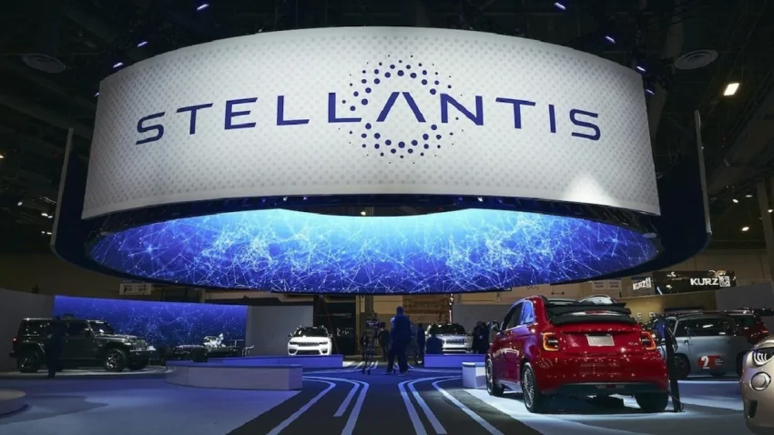 Stellantis’ten Dev Geri Çağırma Hamlesi: 1 Milyon Araçta Yazılım Kaynaklı Görüş Güvenliği Krizi