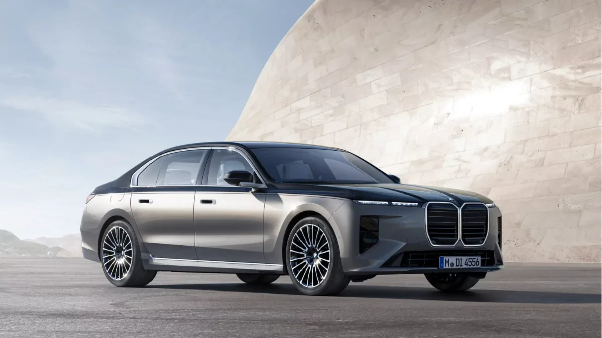 BMW 740 xDrive M Excellence En Uygun Bayi Fiyatı – Sıfır Araç